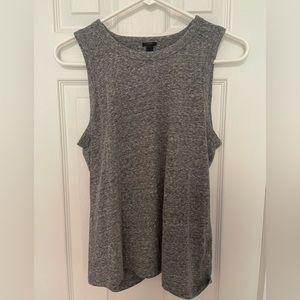 Grey tank. Tie back